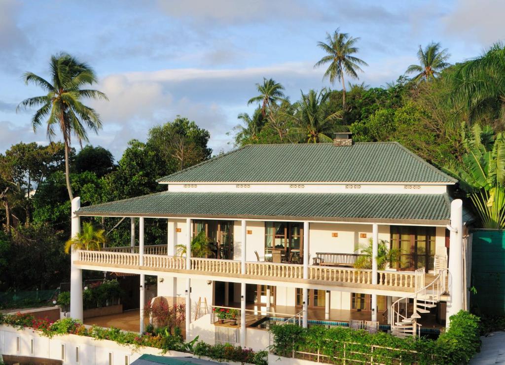Surin villa — photo 1