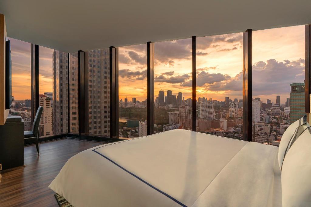 Montraj Continent Asoke photo 3
