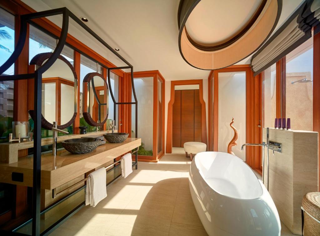 The Ritz-Carlton photo 3