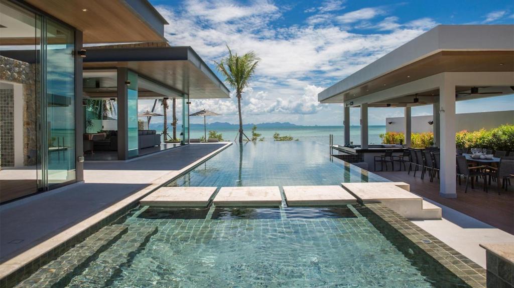 Exclusive Sea Renity A Beachfront Villa Retreat Sleeps 12 Adults and 6 Kids photo 3