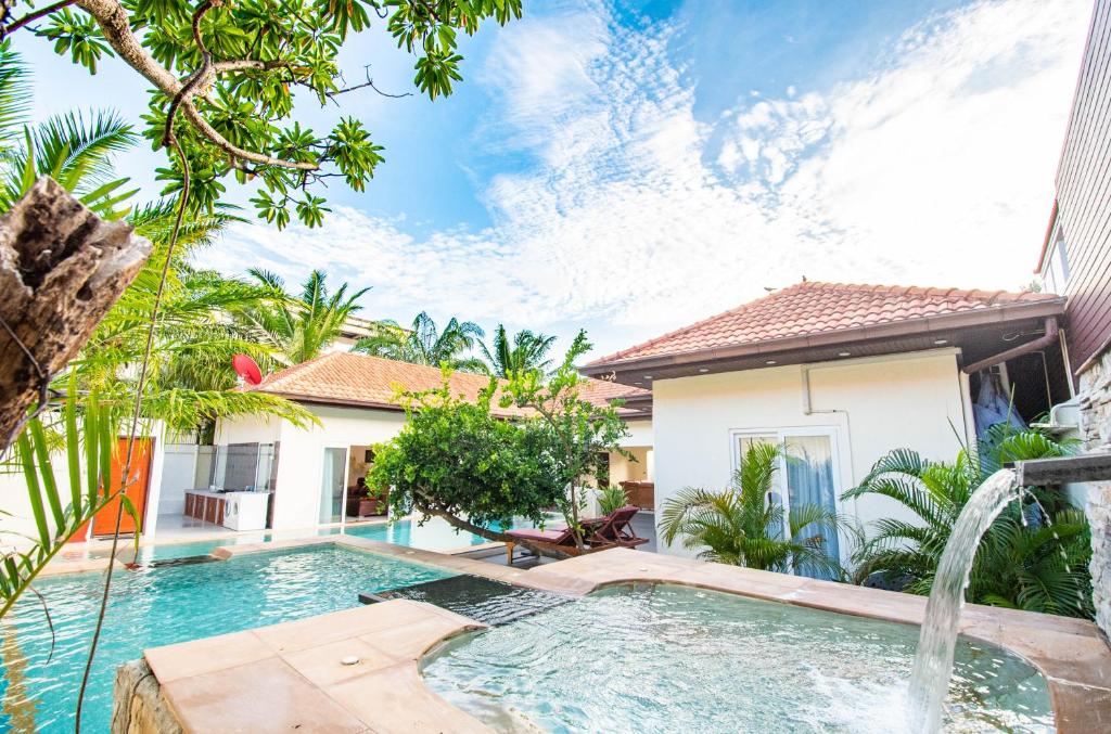 Seaside Villa 2 Pools photo 3