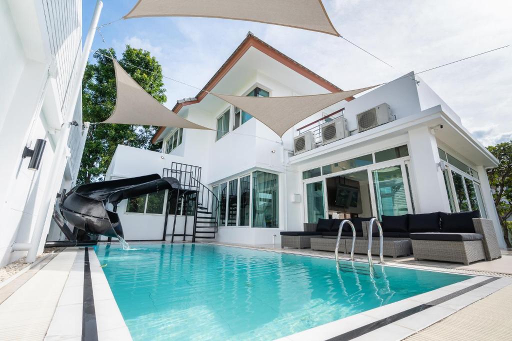 SeaBreeze Grand Pool Villa Pattaya — photo 1