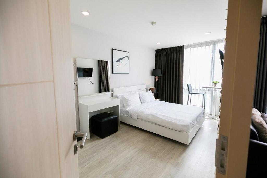 Modern Condo in Nimman P608 by Pimolplace photo 2