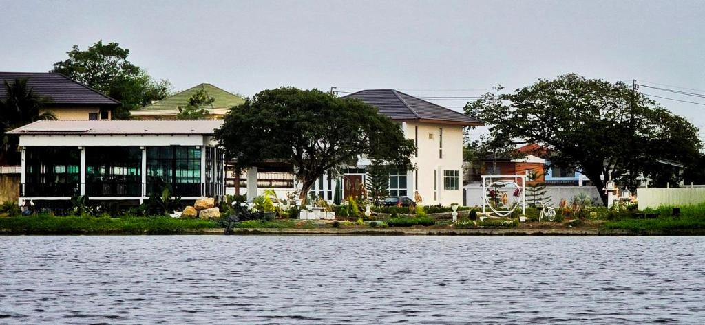 Tiny Island Lake Lodge photo 3