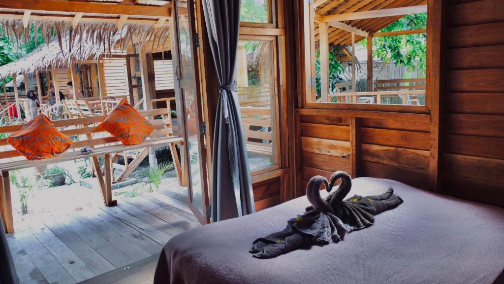 Hideaway — photo 1