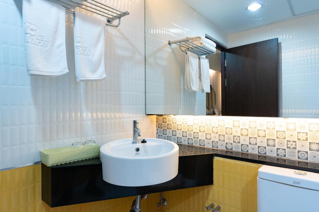 Royal Delight Hotel photo 3