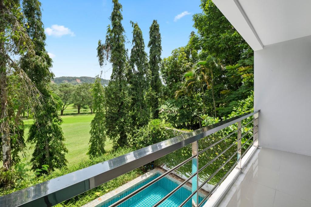4 bedrooms & bathroom for up to 12 guests 7kms to Patong beach at The Fairways golf villas photo 3