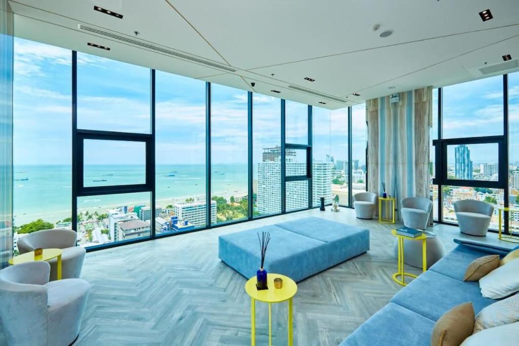 Sea View 2 Bed Room At Excellent Location photo 2