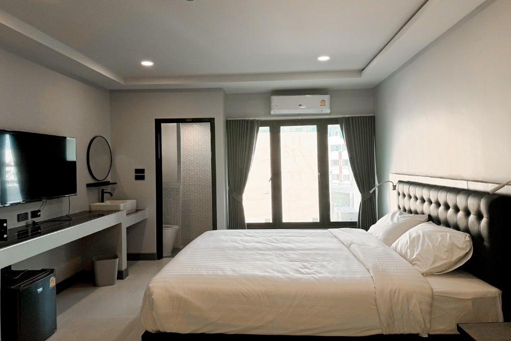 Smith Hotel photo 2