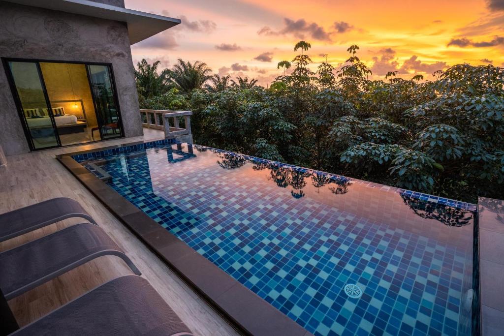 Stylish Pool Villa - 10 Mins Walk To The Beach — photo 1