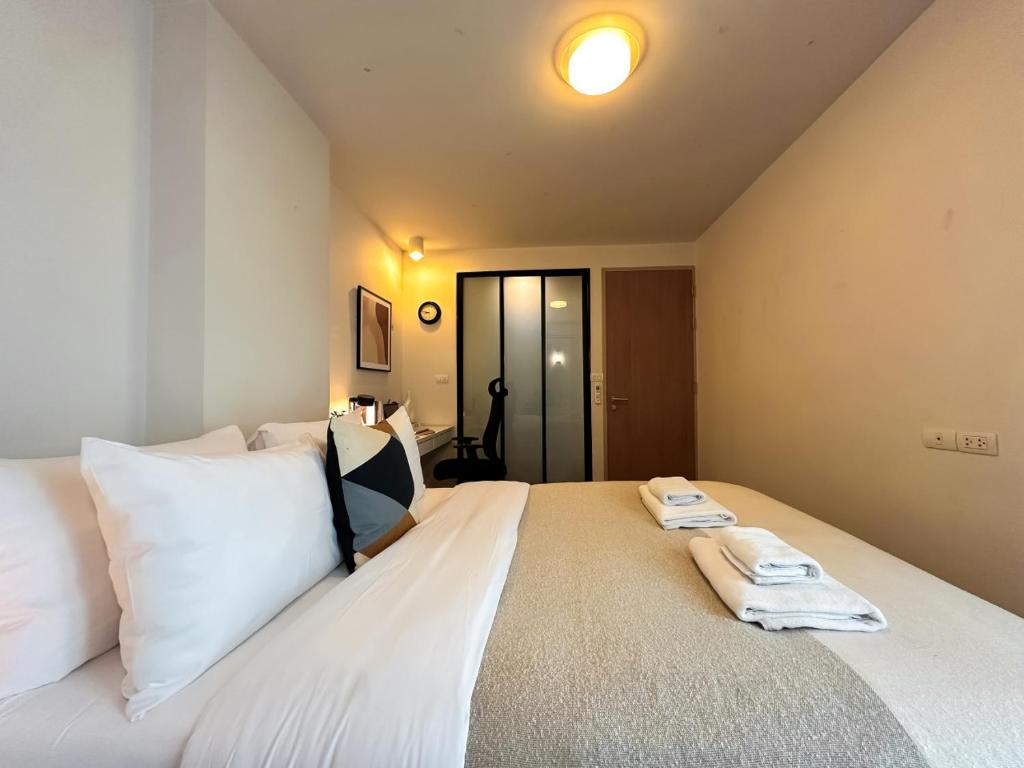 Stylish Low-rise 1BR - Ultra Fast WiFi - BTS Thonglor photo 2