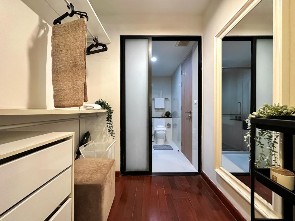 Stylish Low-rise 1BR - Ultra Fast WiFi - BTS Thonglor photo 3