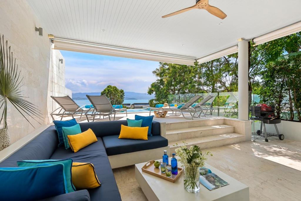 BEACHSIDE VILLA - CARA - 3 BDR VILLA plus 1 BDR APARTMENT at SUNSET COVE BAY with SEA and MOUNTAIN VIEWS photo 2