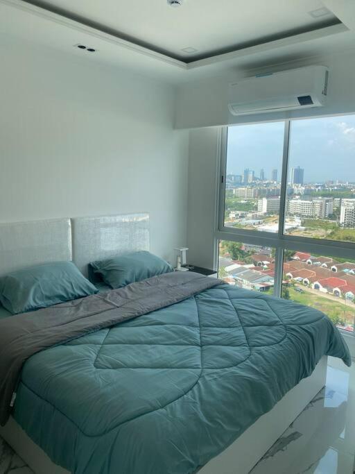 The Empire 1-bedroom 17 floor photo 2