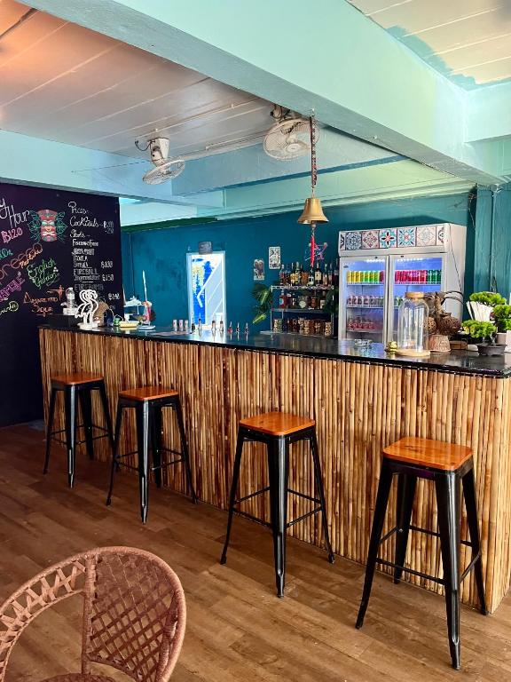 Tiki Tribe Bar & Hostel photo 3