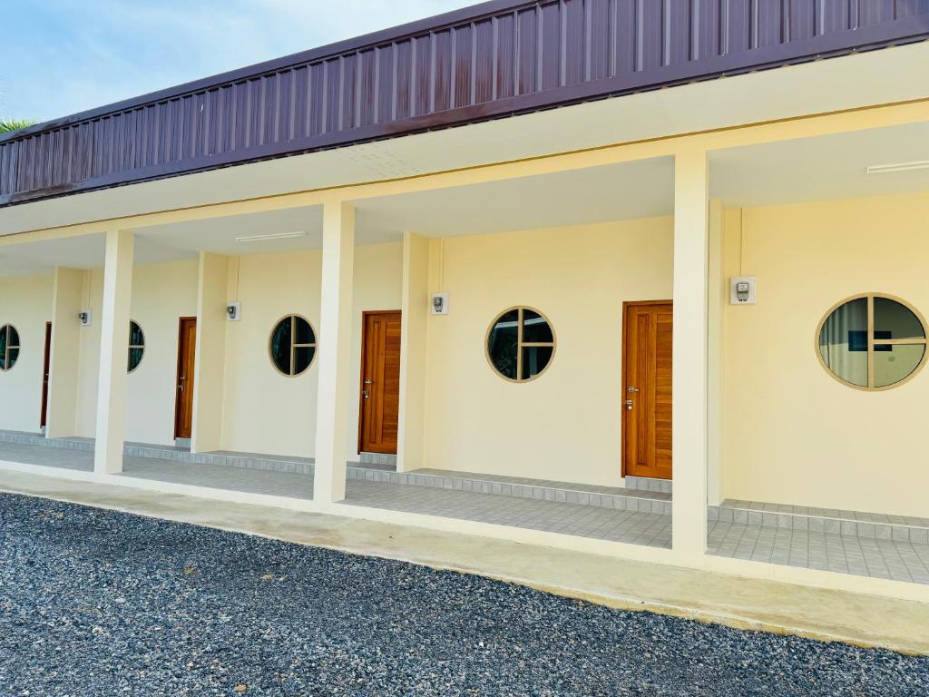 The New Motel — photo 1