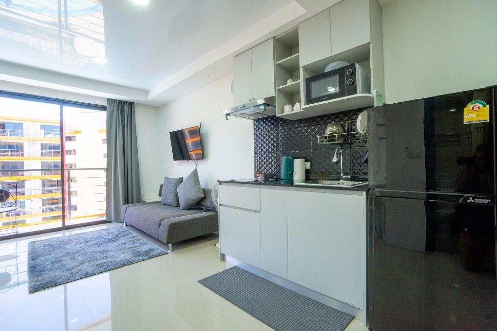 The Urban Tropical Apartments photo 3