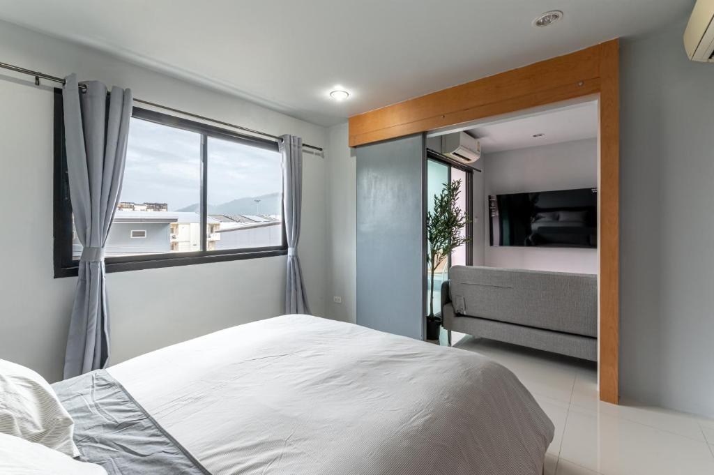 1 Bedroom Studio renovated Ratchaporn Condominium Kathu photo 2