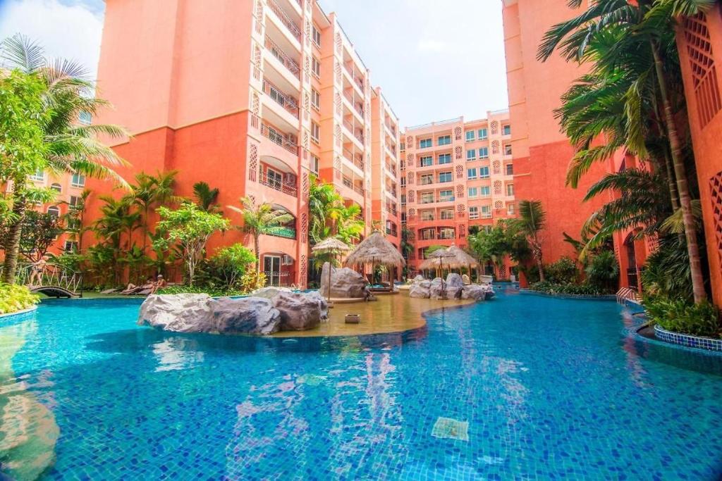 Seven sea one bedroom suite with pool view — photo 1