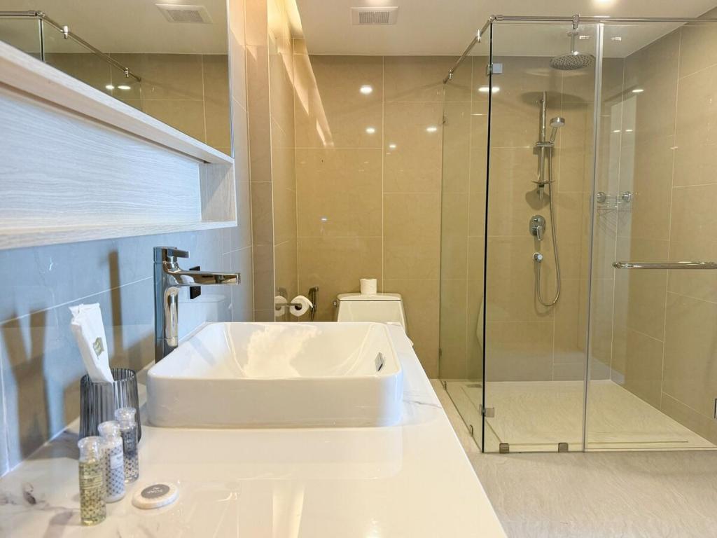 Duplex Cala 1BR FamilyPoolsGym Shuttle photo 3