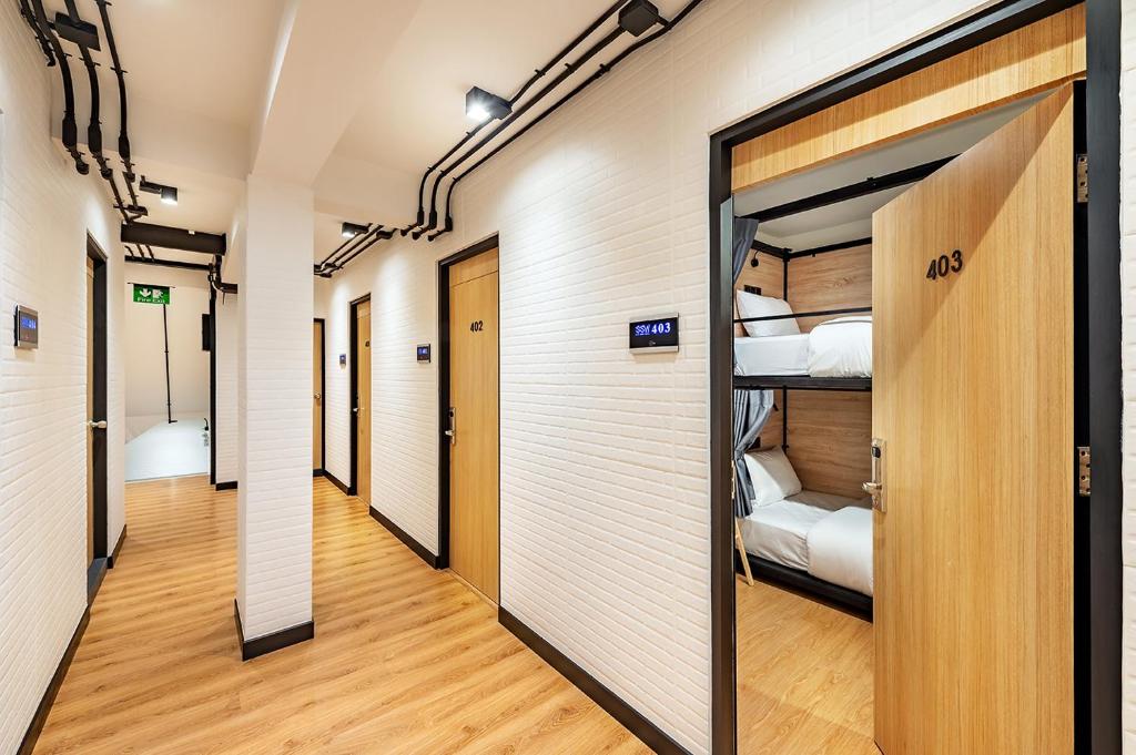 Siam Subway Hostel and Café photo 2
