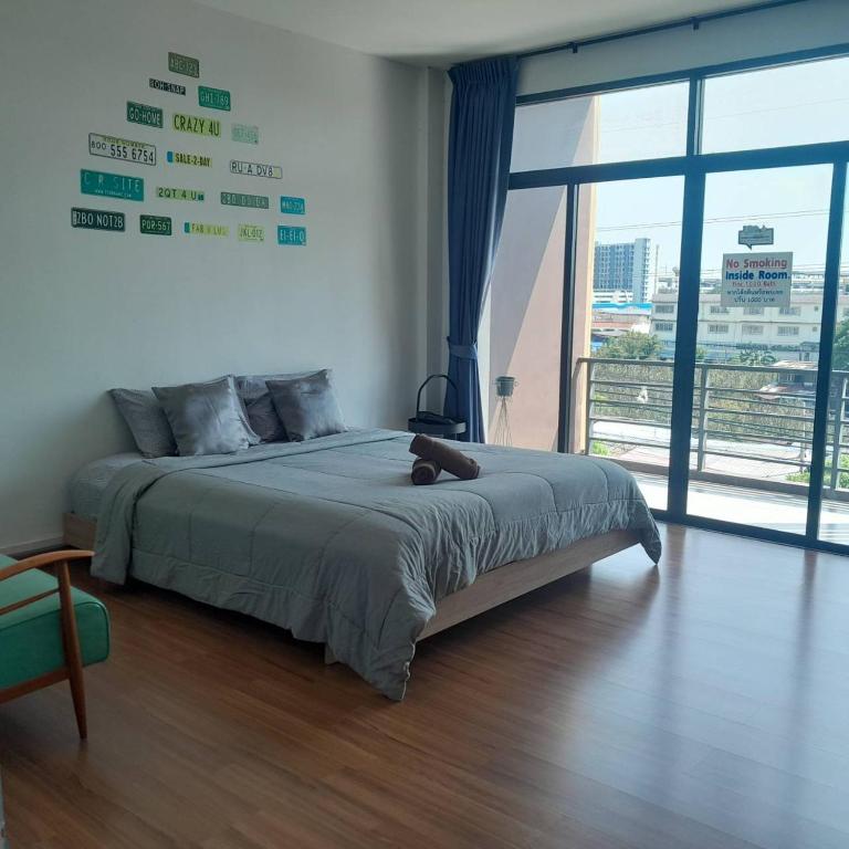 SLEEPY-Homey Don Mueang Airport Hostel — photo 1