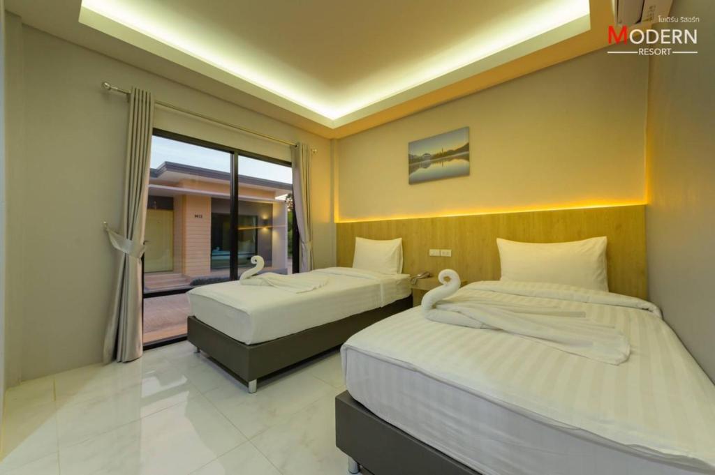 Modern Resort photo 2