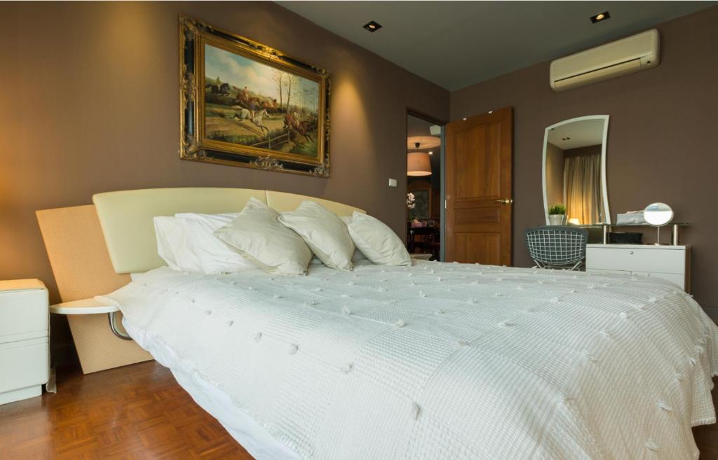 Sukhumvit Boutique Suite : Soi 13/ 10min. from BTS Nana station photo 2