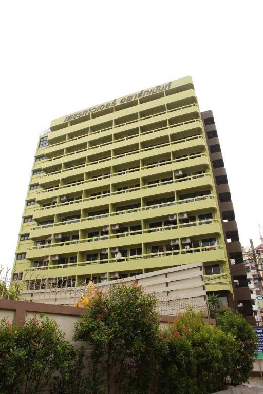 Petch Tower Ekkamai — photo 1