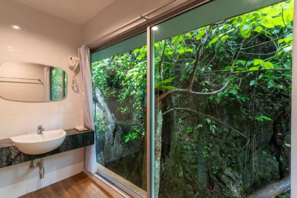 Rock and Tree House Resort photo 2