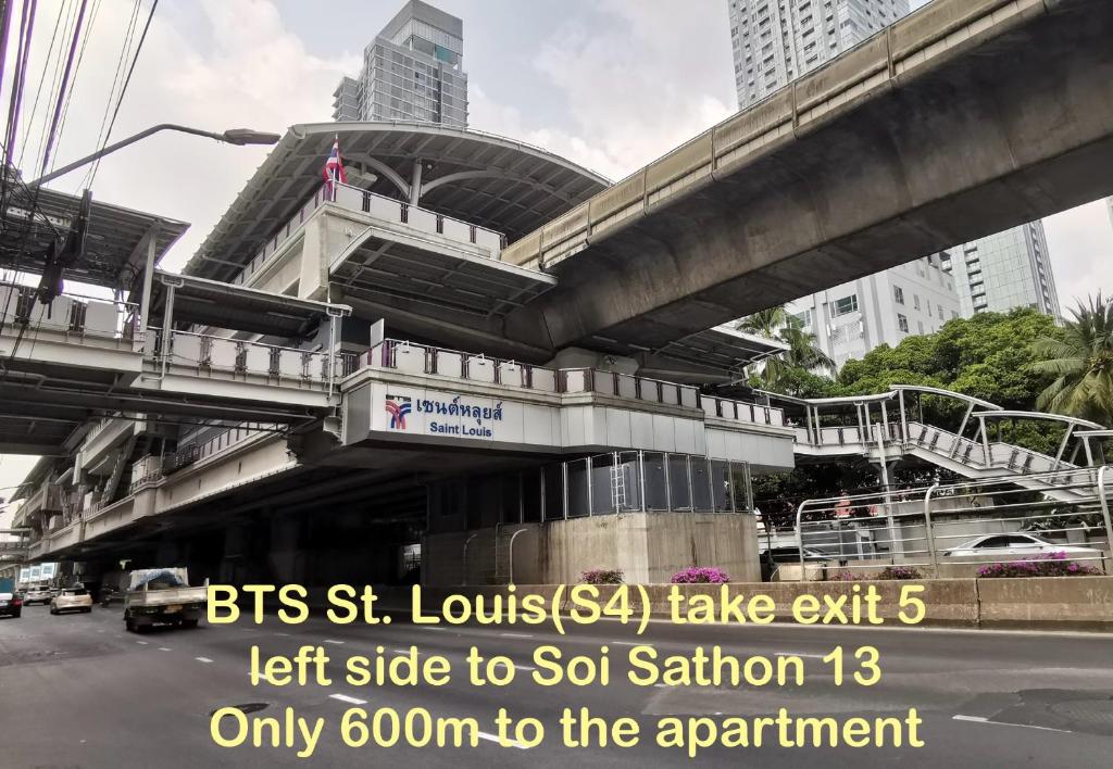 Sathon 15 apartment close to BTS Skytrain St Louis & Surasak photo 2