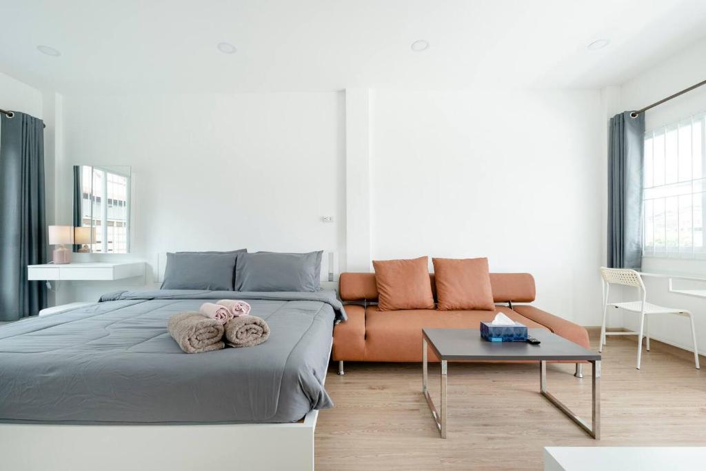 White House Apartment - Chalong photo 2