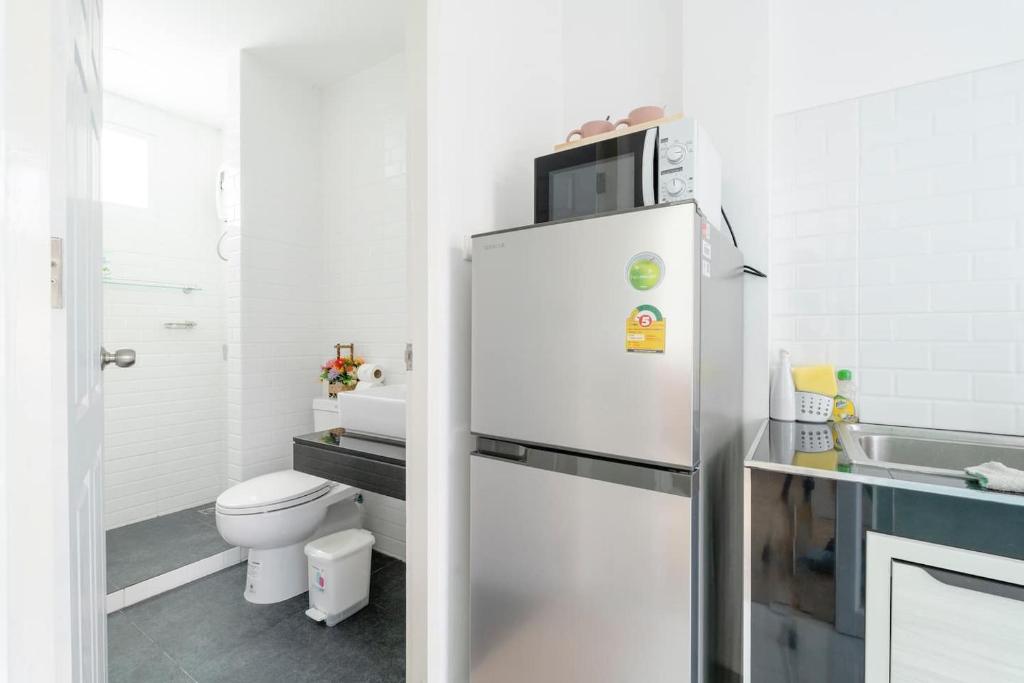 White House Apartment - Chalong photo 3