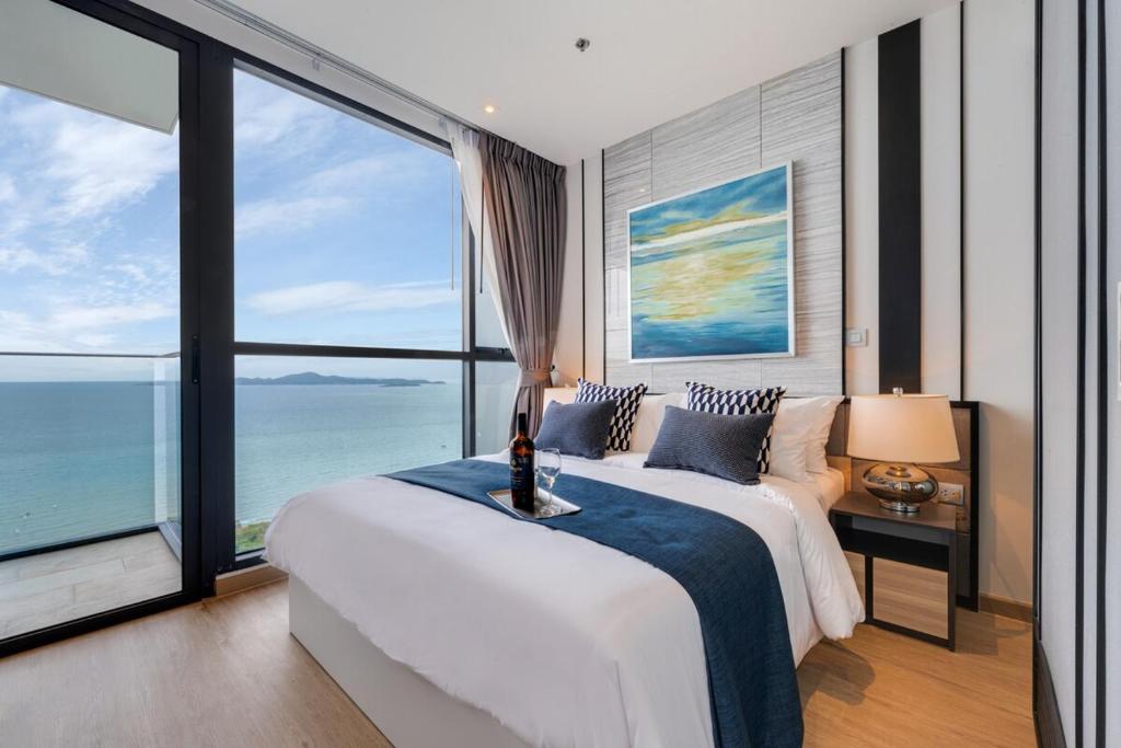 Stunning Sea View On High Floor — photo 1