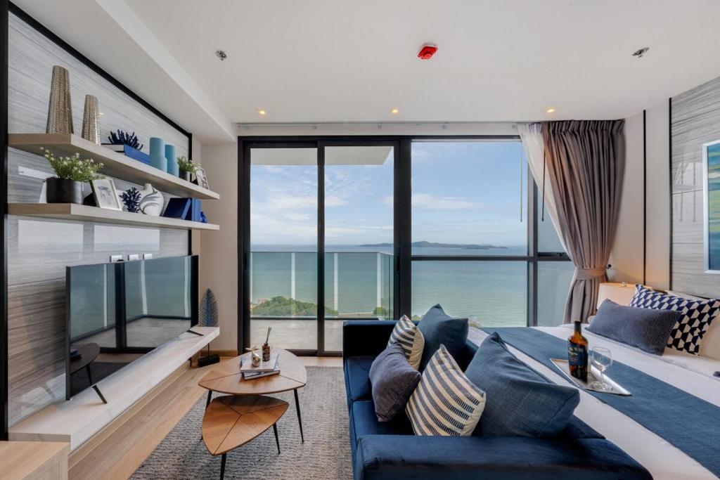 Stunning Sea View On High Floor photo 3