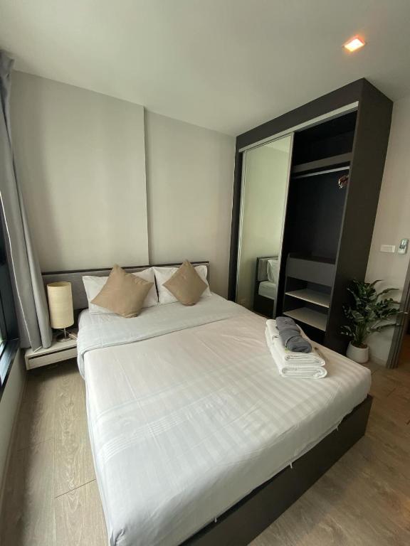 The base in pattaya city photo 2
