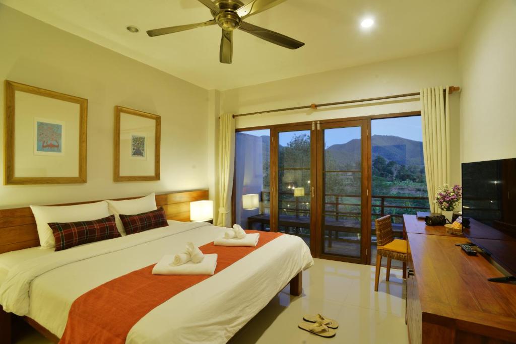 Yoma Hotel photo 2