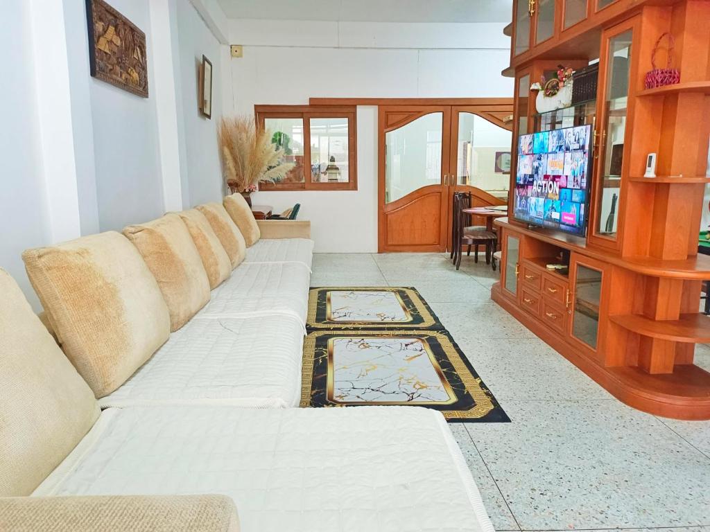 Sukhumvit 81 Haven House- BTS Onnut — photo 1