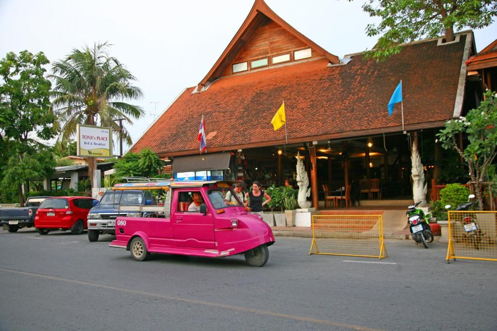 Tony's Place Ayutthaya — photo 1