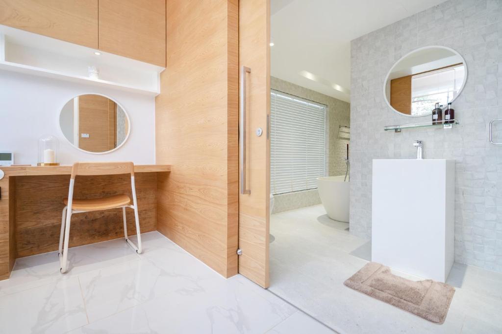 New Modern Aesthetic 3-Storey Villa A15 in Gated Residence just 10 min drive Laguna Phuket photo 3