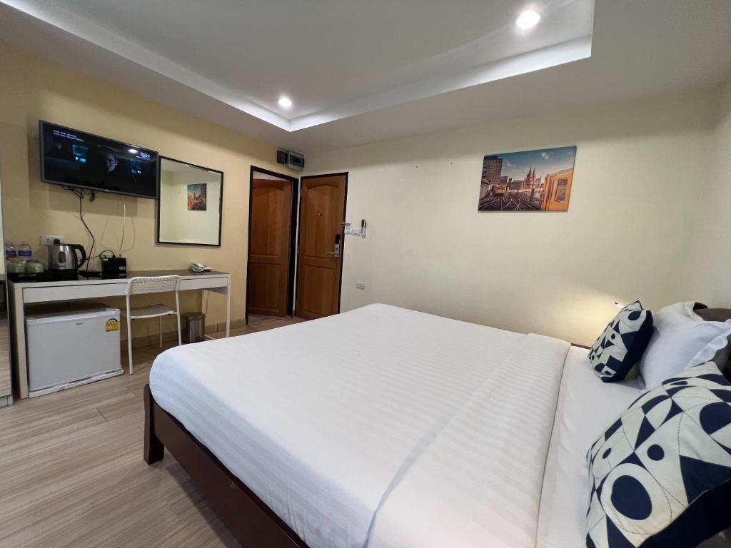 V Check inn Sukhumvit 22 photo 3