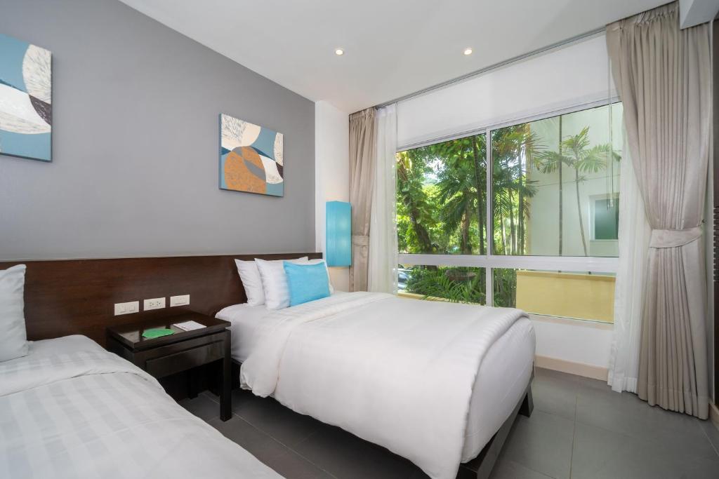 Karon Beachfront Apartment 703 photo 2