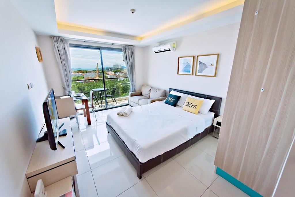 Sea View Apartment in Laguna Beach Resort — photo 1