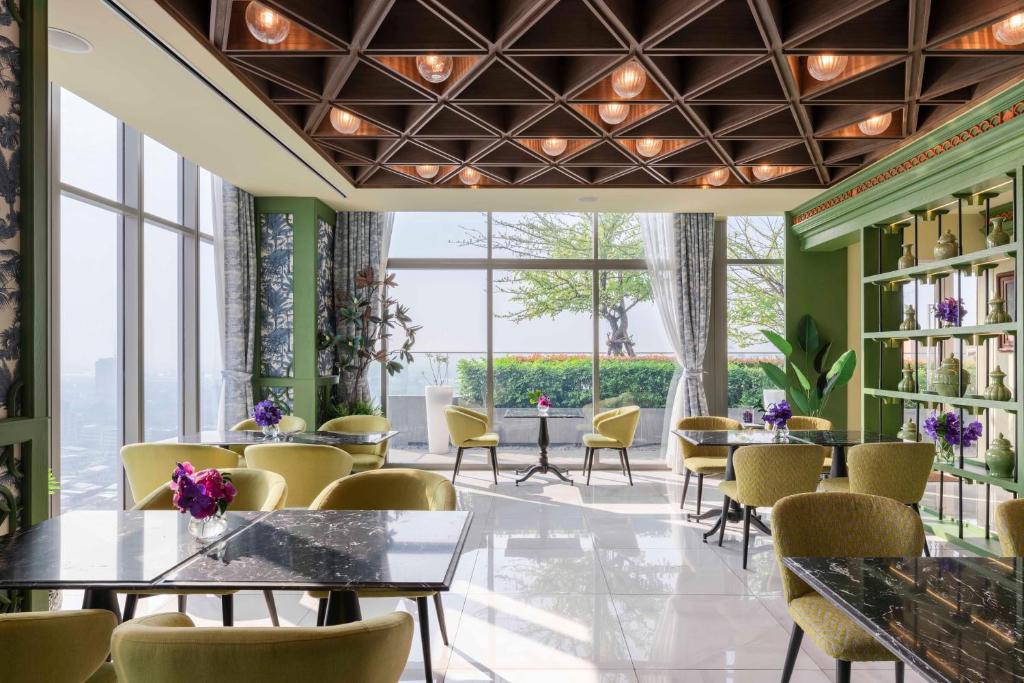 Wyndham Bangkok Queen Convention Centre photo 2
