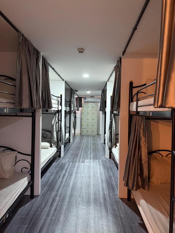 Jomtien Beach Hostel - Soi 7 Prime Spot - 200m to Beach next to Food Market photo 2
