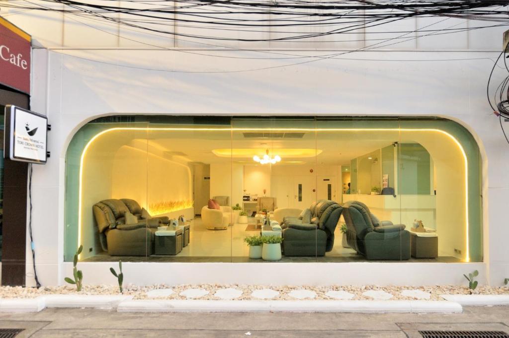 Tori crown hotel — photo 1
