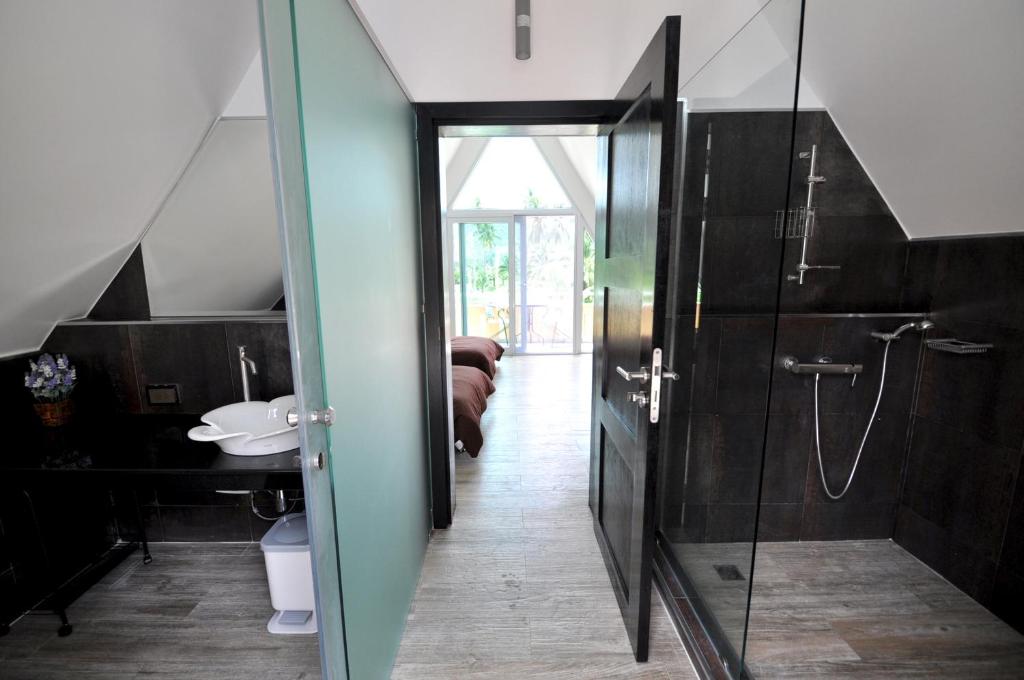 White Dragon Sea View Villa photo 3