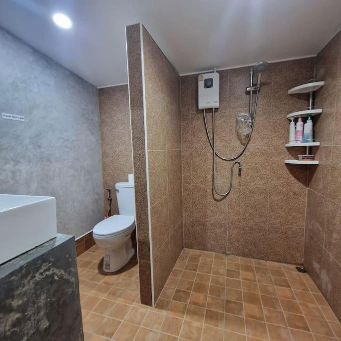 Thai Neighbourhood Duplex Stay 1 Bedroom Home photo 3