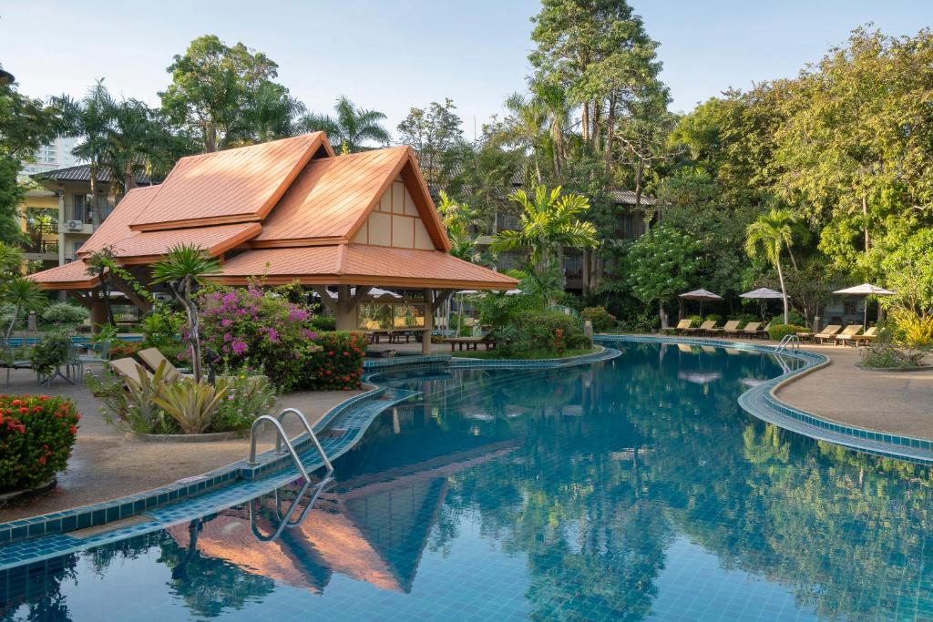 The Green Park Resort photo 2