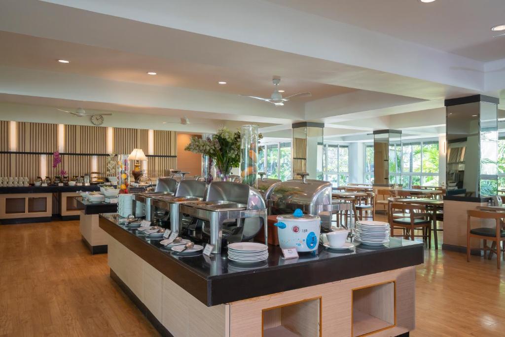 The Green Park Resort photo 3
